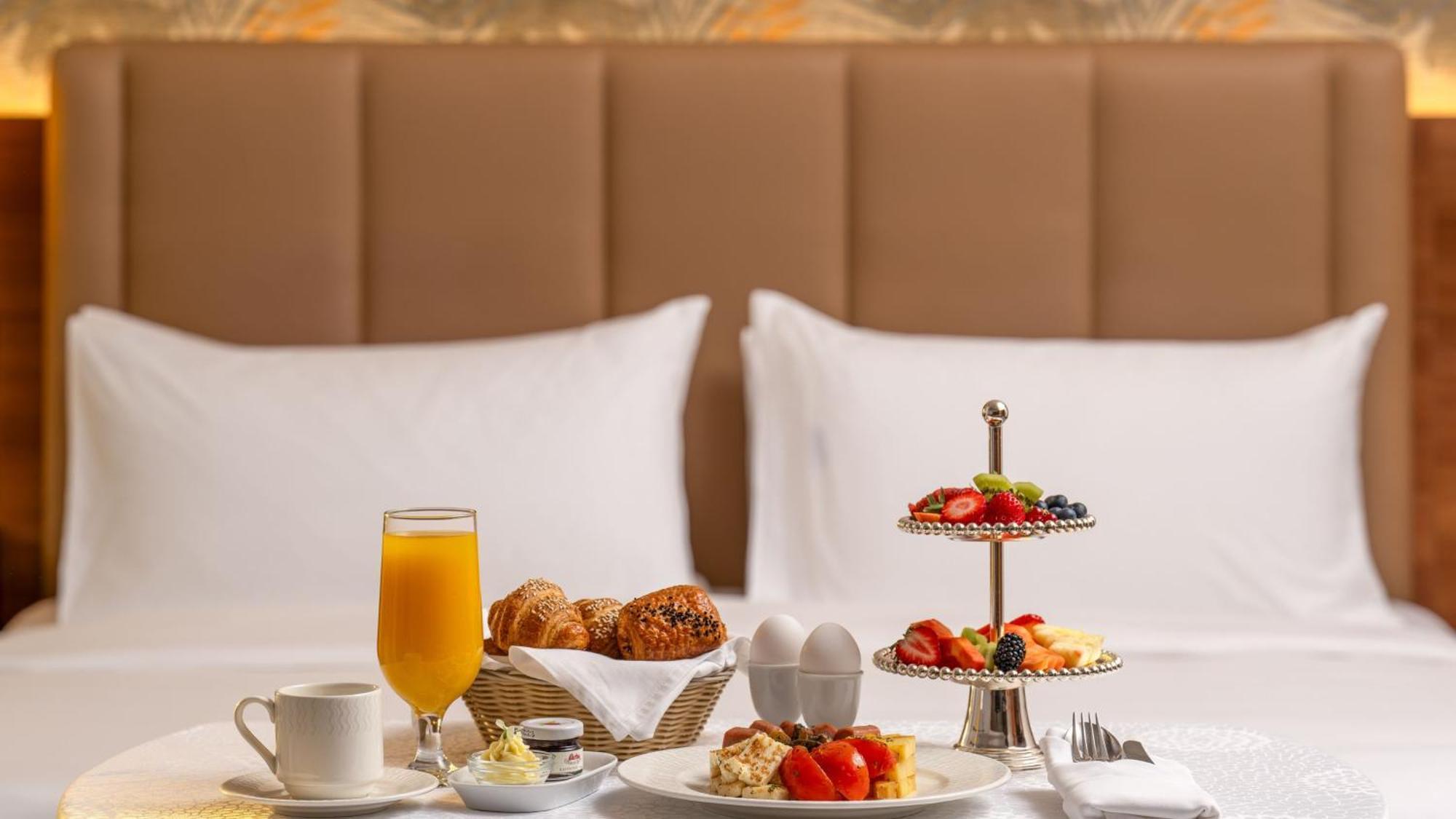 Carlton Al Moaibed Hotel Dammam Exterior photo Room service