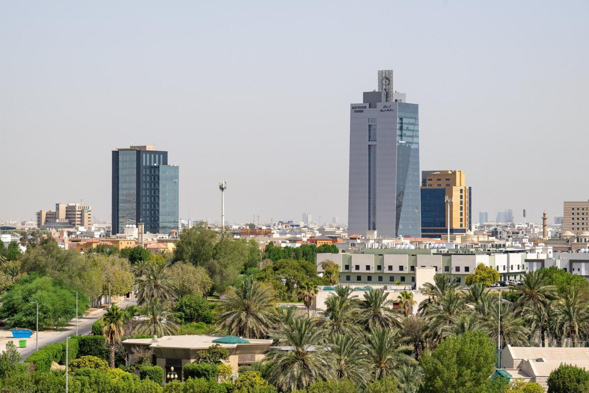 Carlton Al Moaibed Hotel Dammam Exterior photo Riyadh skyline