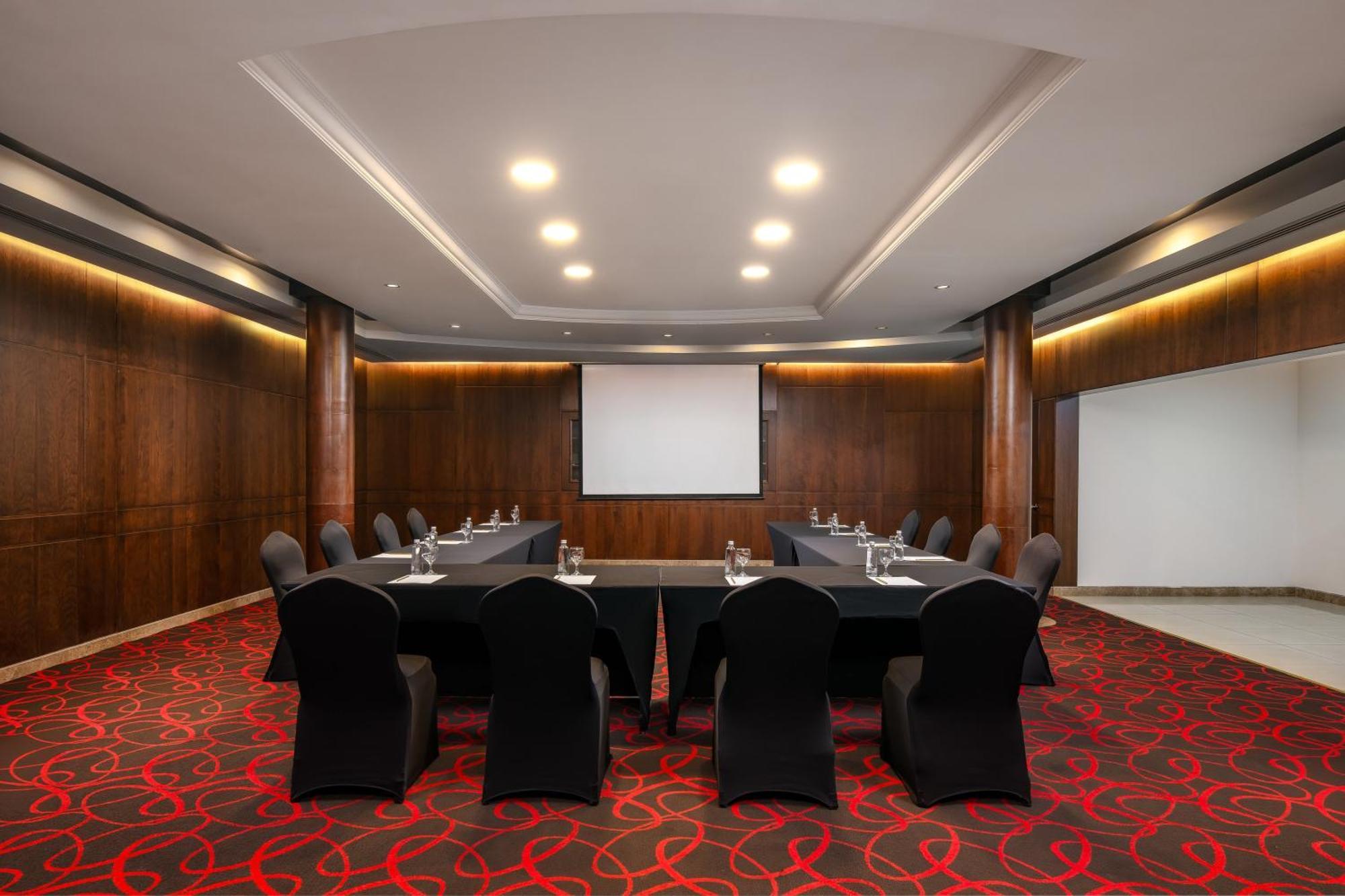 Carlton Al Moaibed Hotel Dammam Exterior photo Meeting room