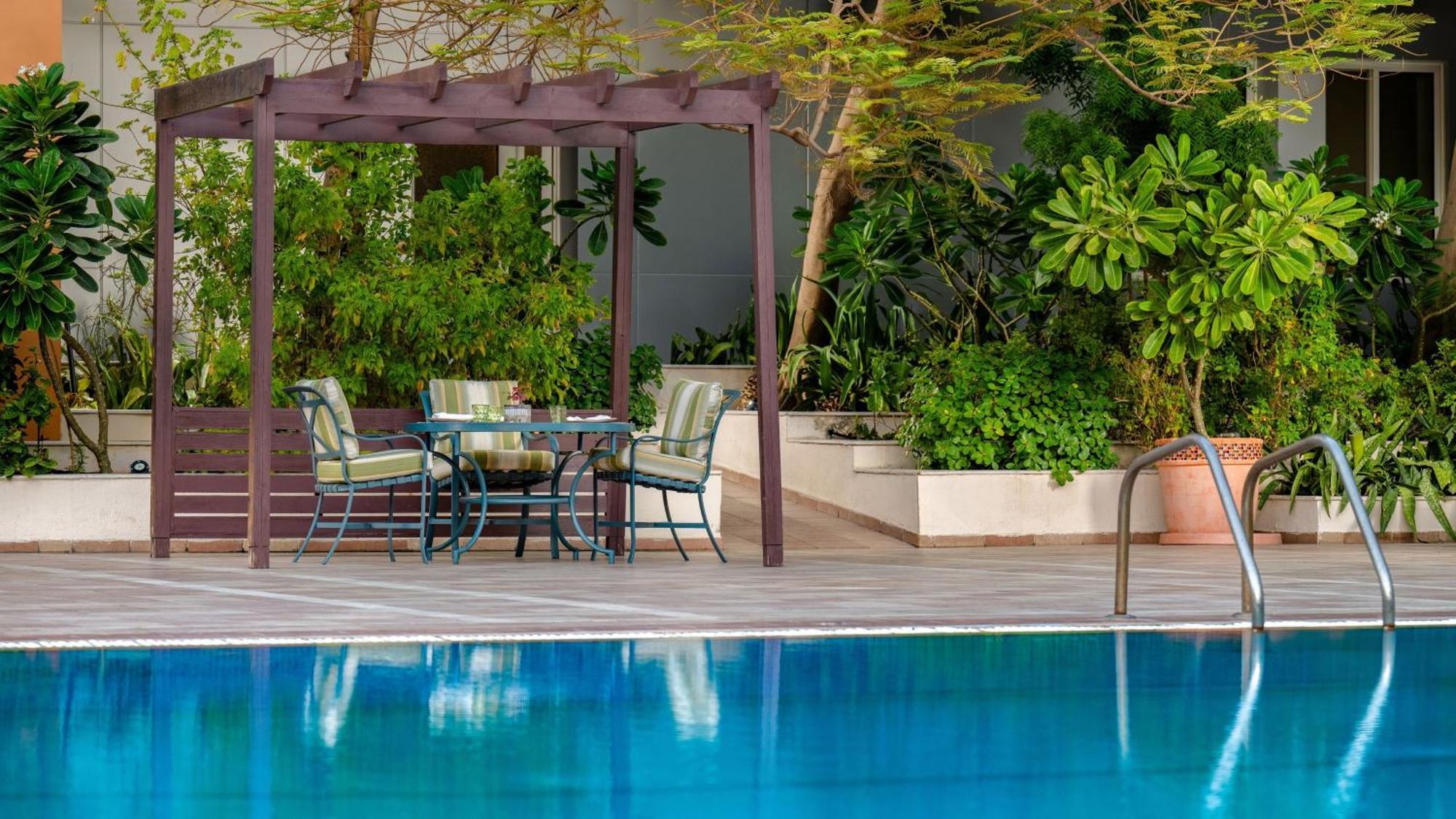 Carlton Al Moaibed Hotel Dammam Exterior photo The swimming pool at the hotel
