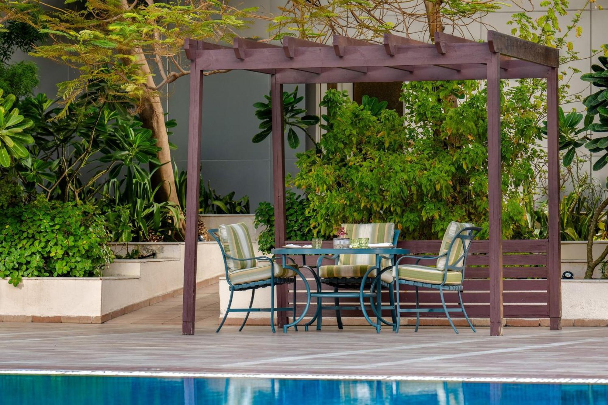 Carlton Al Moaibed Hotel Dammam Exterior photo Pergola