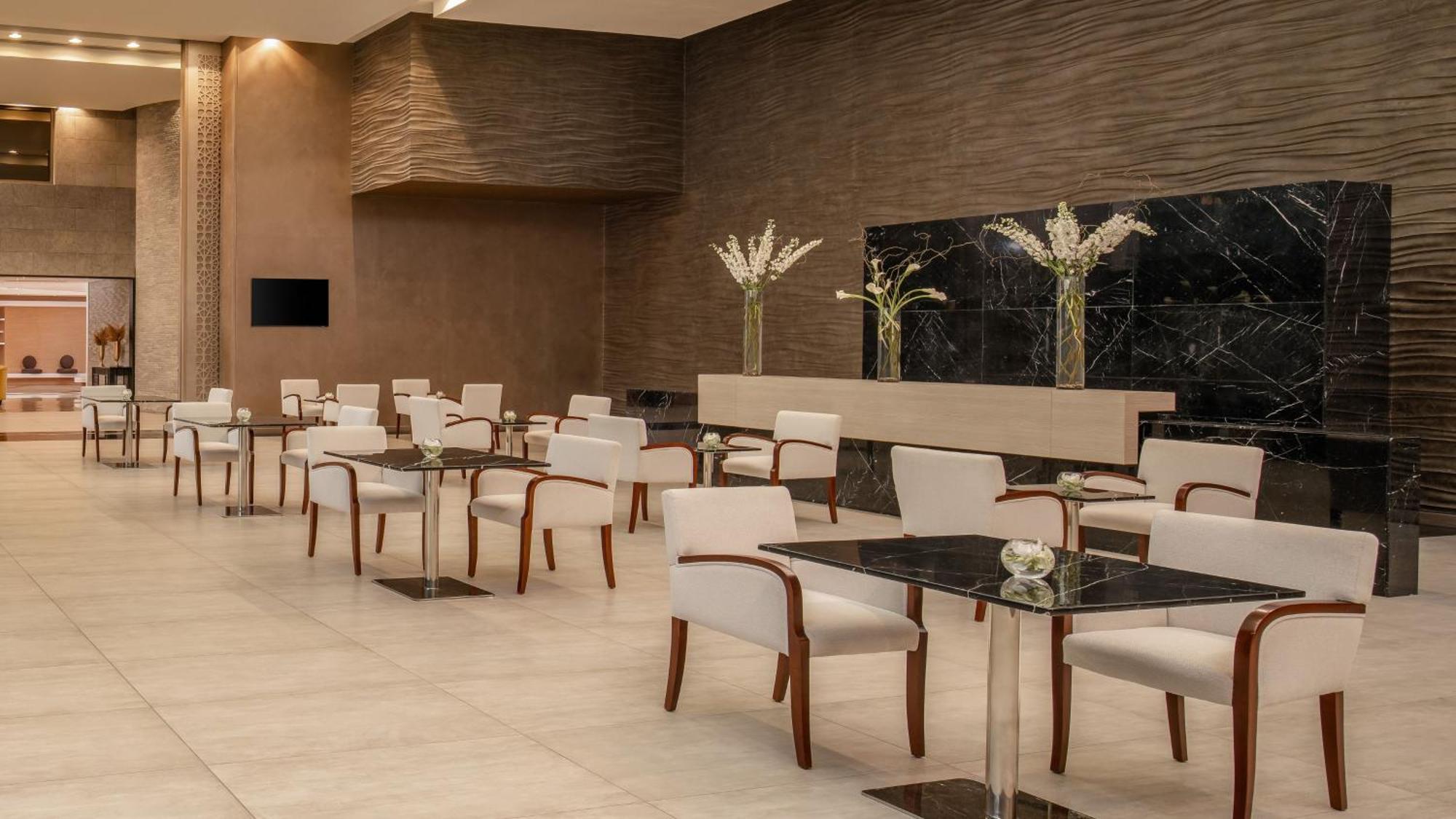 Carlton Al Moaibed Hotel Dammam Exterior photo The lounge at the airport