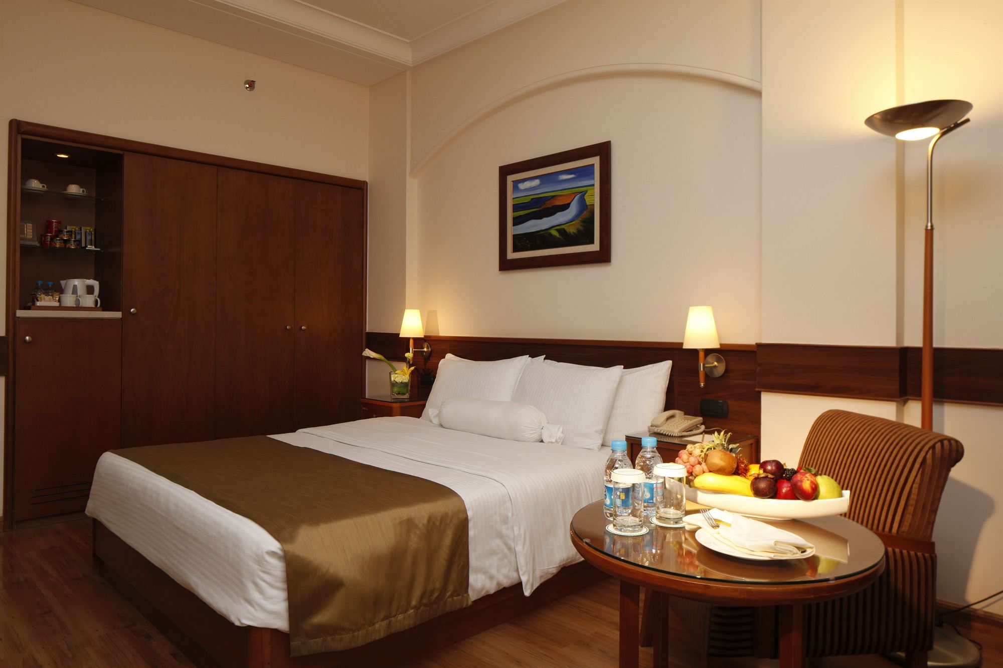 Carlton Al Moaibed Hotel Dammam Exterior photo A room at the hotel