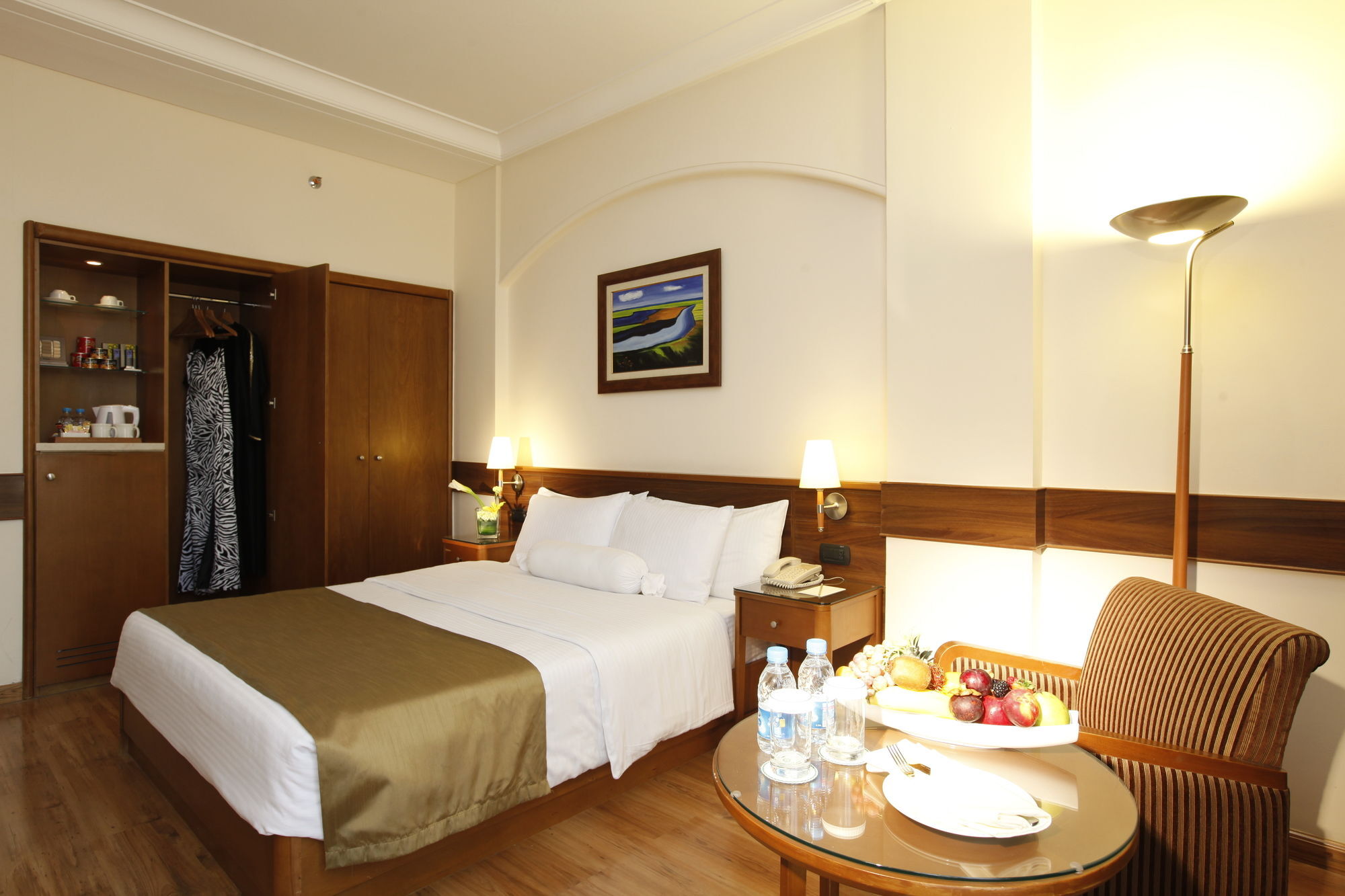 Carlton Al Moaibed Hotel Dammam Exterior photo A room at the hotel