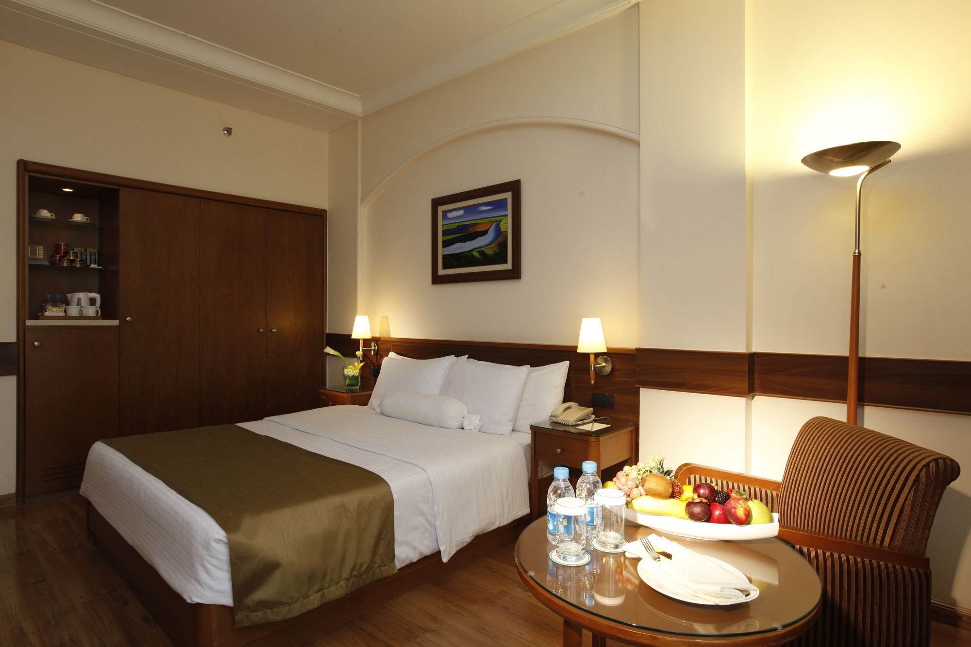 Carlton Al Moaibed Hotel Dammam Exterior photo A room at the hotel