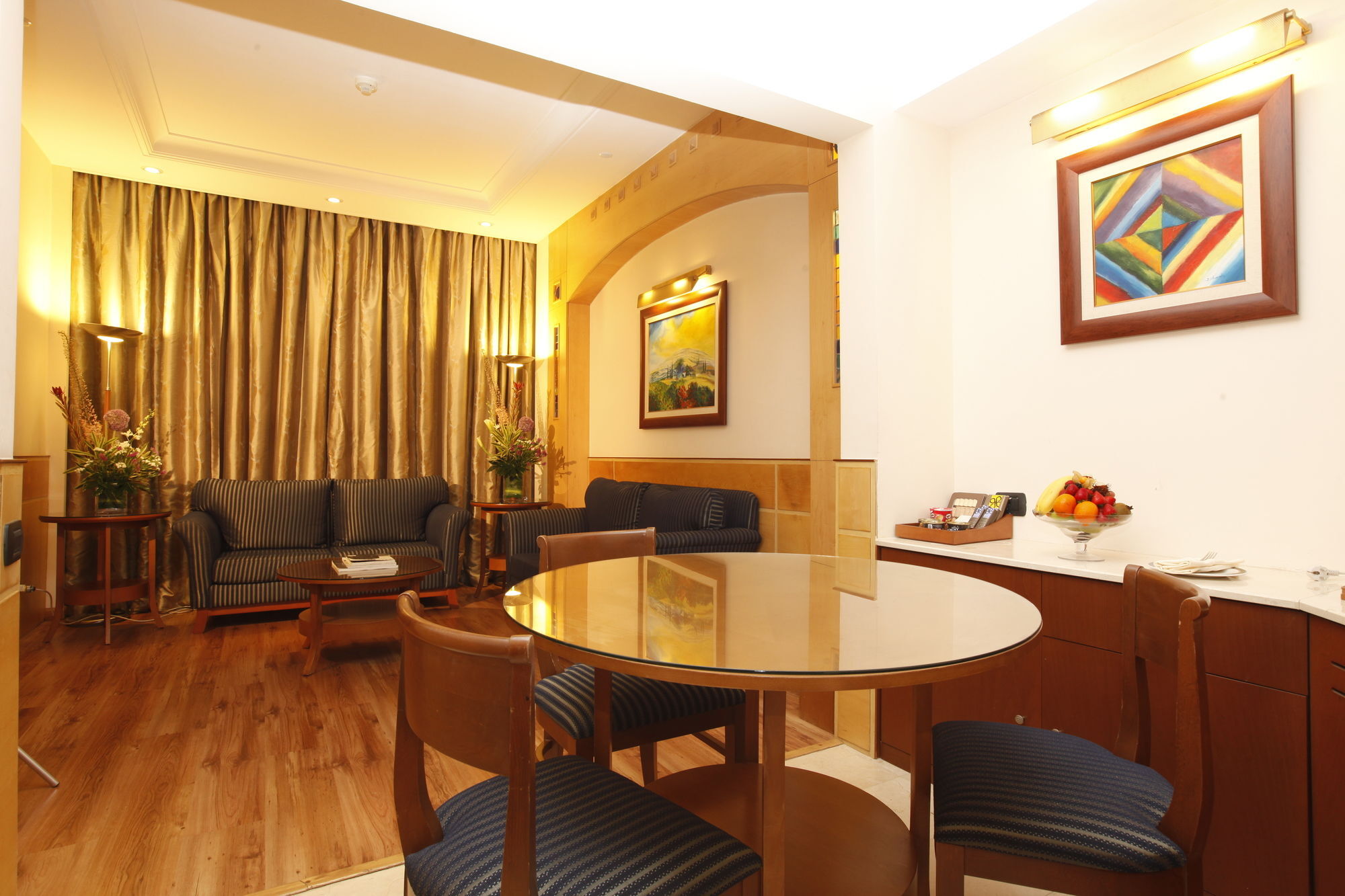 Carlton Al Moaibed Hotel Dammam Exterior photo A suite at the hotel